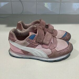 *5 listings for $25* Puma , girls shoe size 13 runners / sneakers